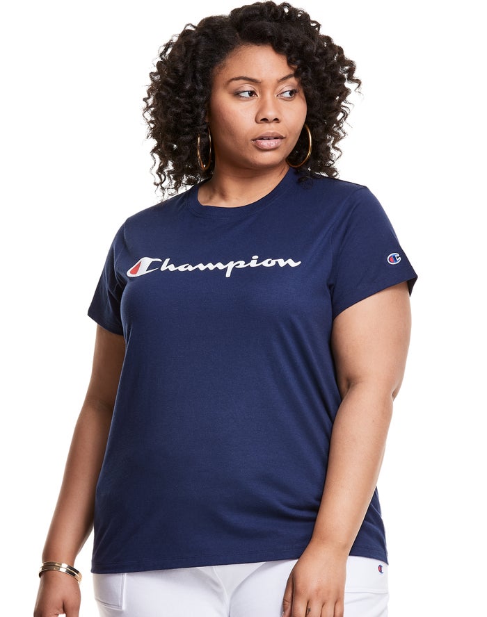 Camiseta Champion Mujer - Plus Classic Script Logo ( Azul Marino ) 1964837-GQ